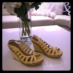 Yellow cloth and wooden cork comfy peeptoe wedges